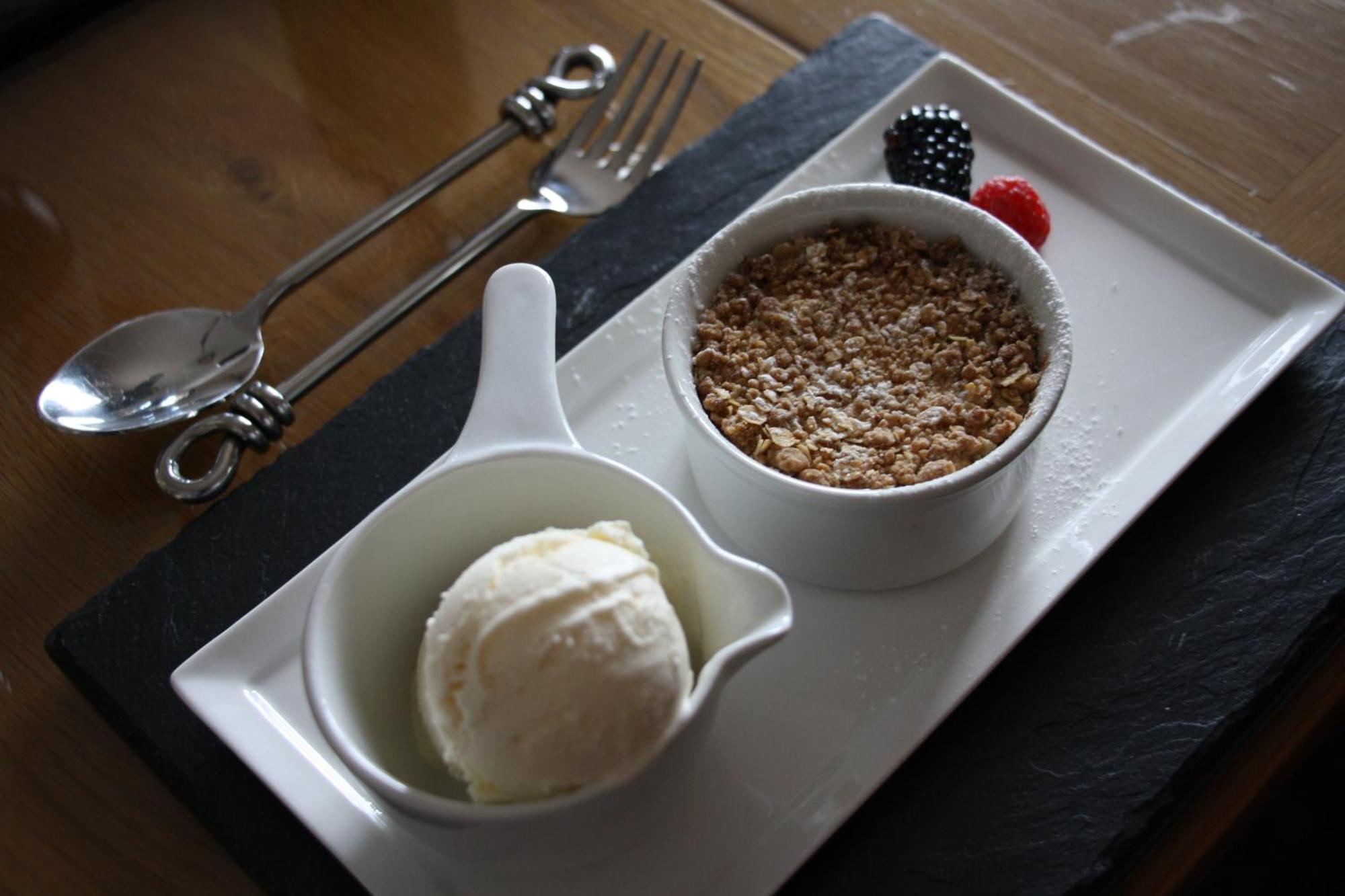 บินนิลิดห์ มอร์ บีแอนด์บี Bed & Breakfast Glenmoriston ภายนอก รูปภาพ